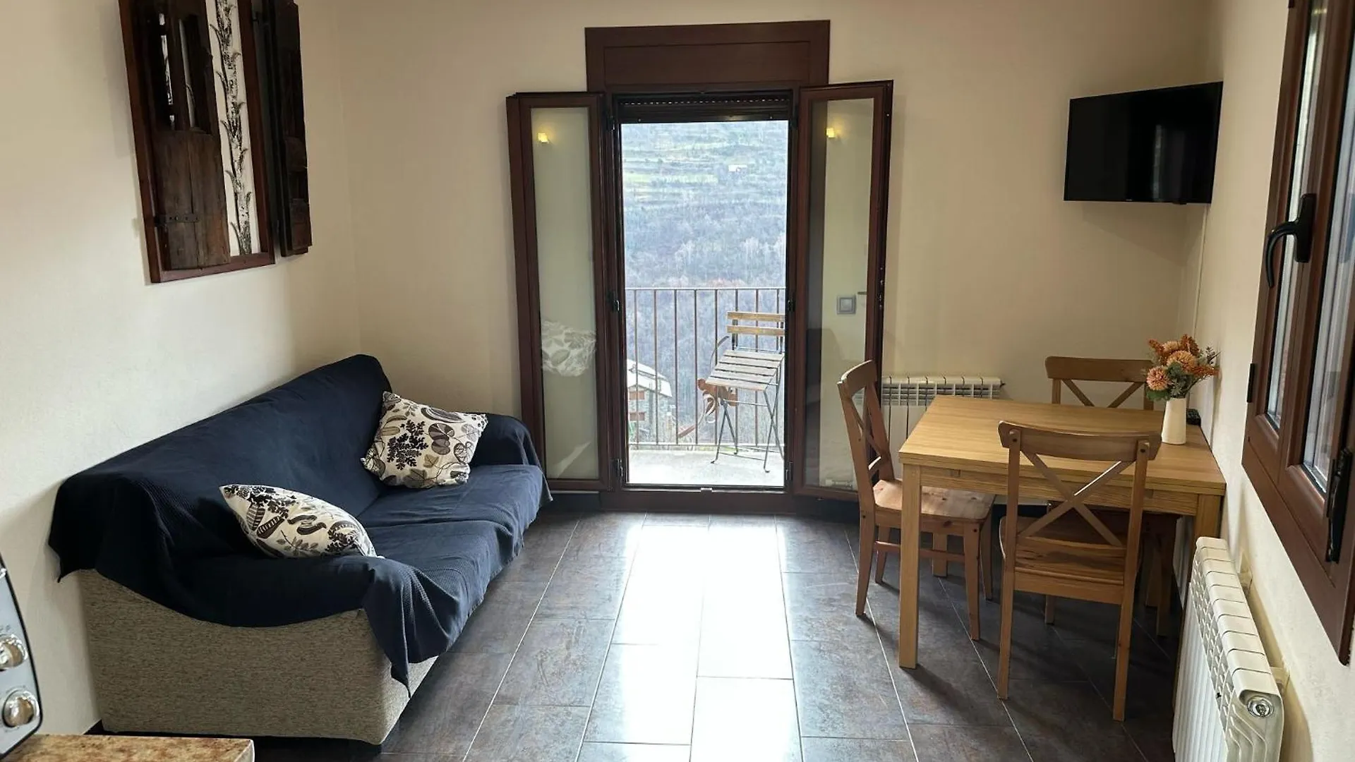 Hotel Rural L'Ortiga Blanca Queralbs  0*,